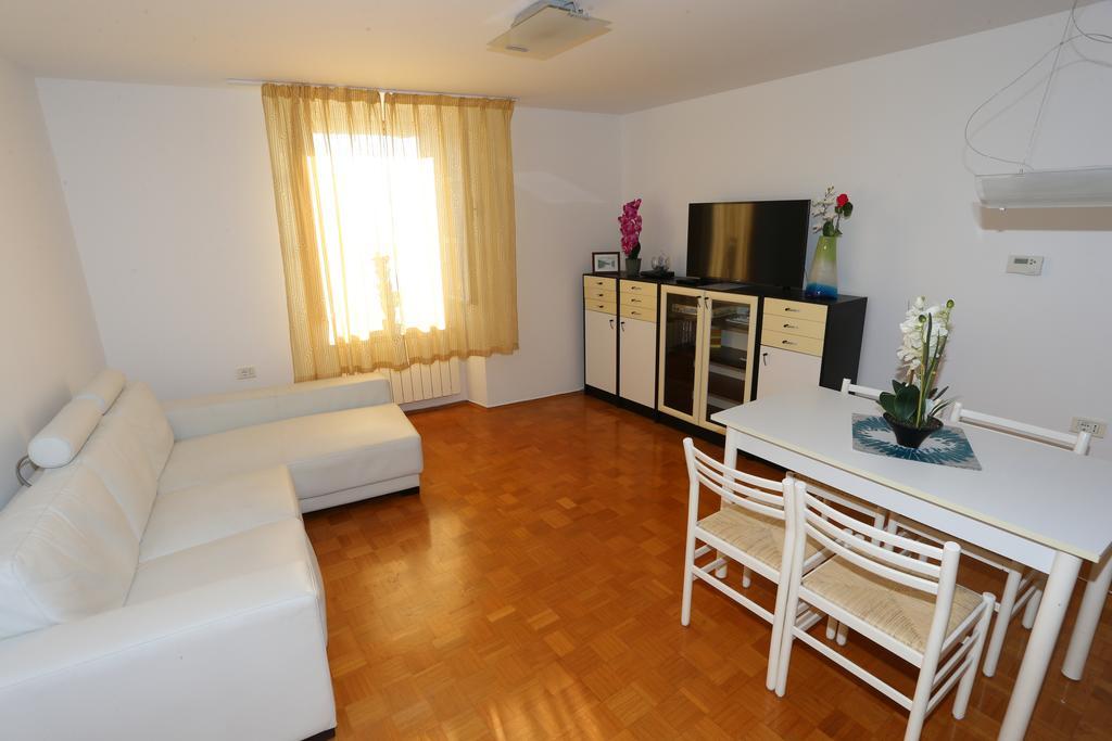 פיראן Allure Apartments מראה חיצוני תמונה