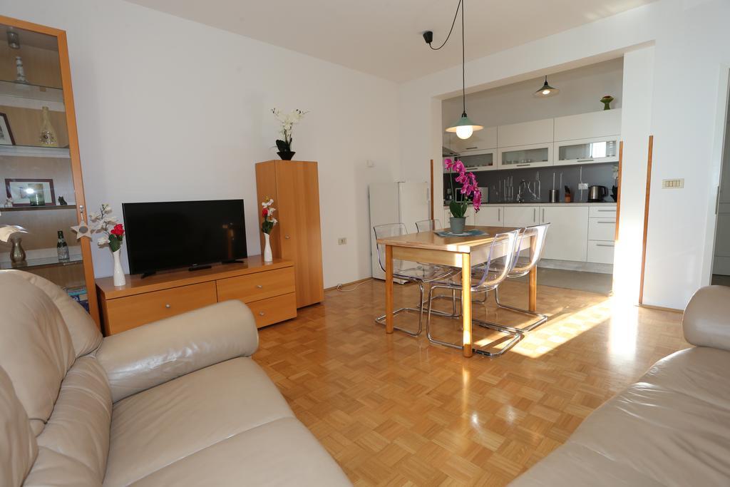 פיראן Allure Apartments מראה חיצוני תמונה