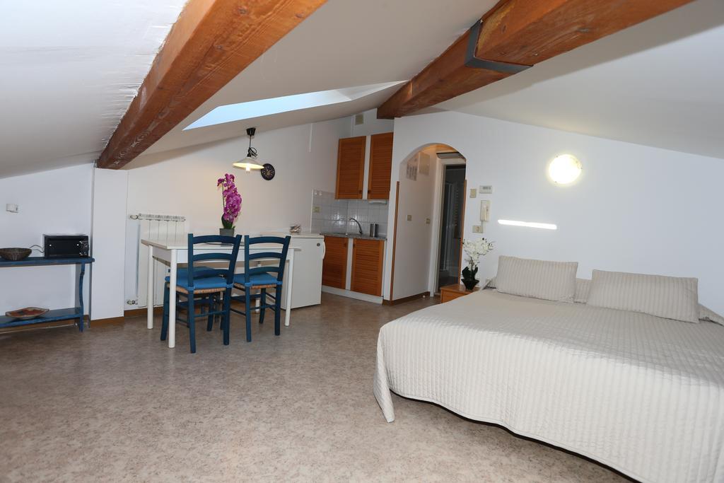 פיראן Allure Apartments מראה חיצוני תמונה